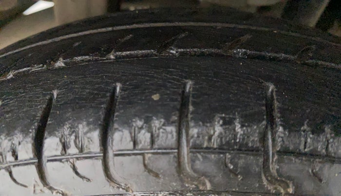 2013 Maruti Alto 800 LXI CNG, CNG, Manual, 35,319 km, Right Rear Tyre Tread