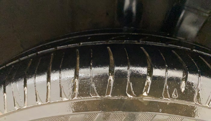 2018 Hyundai Grand i10 MAGNA 1.2 KAPPA VTVT, Petrol, Manual, 29,243 km, Left Rear Tyre Tread