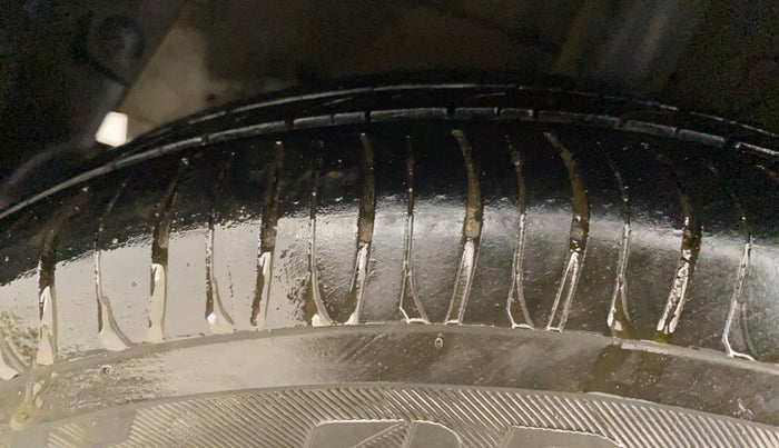 2018 Hyundai Grand i10 MAGNA 1.2 KAPPA VTVT, Petrol, Manual, 29,243 km, Right Rear Tyre Tread