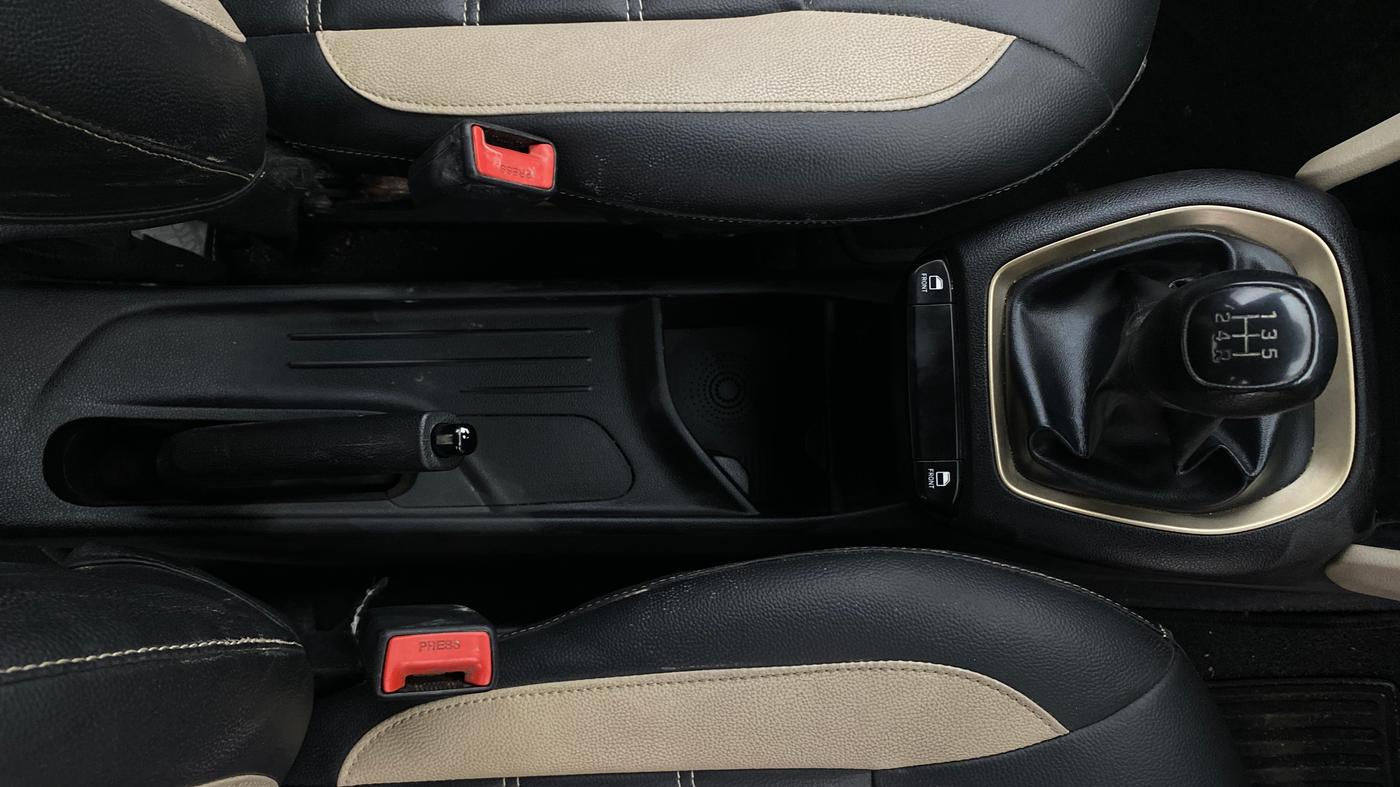 2019 Hyundai NEW SANTRO ERA, Petrol, Manual, 58,117 km, Gear Lever