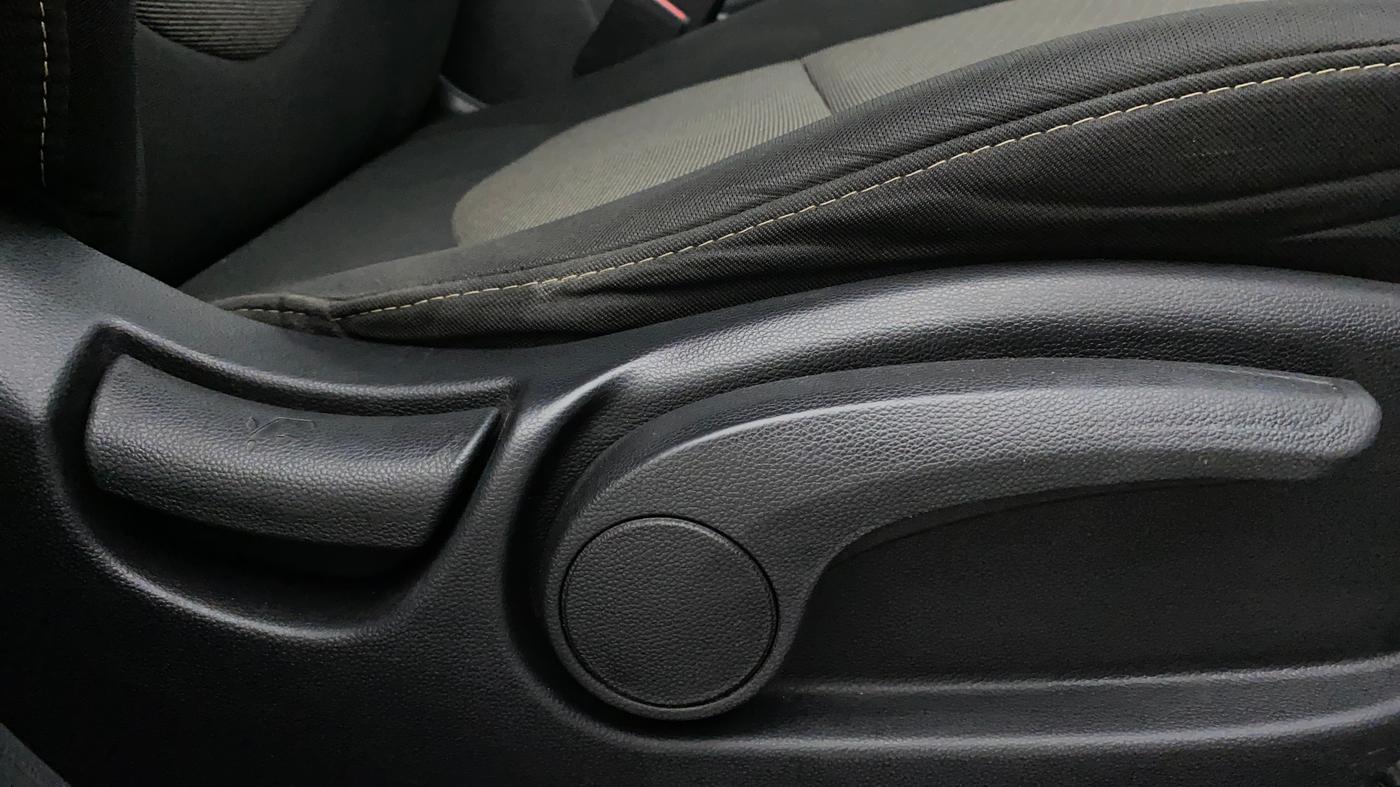 2016 Hyundai Creta SX PLUS AT 1.6 PETROL, Petrol, Automatic, 92,791 km, Driver Side Adjustment Panel