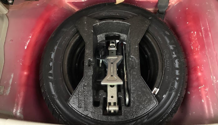 2017 Maruti Celerio ZXI AMT (O), Petrol, Automatic, 70,666 km, Dicky (Boot door) - Tool missing