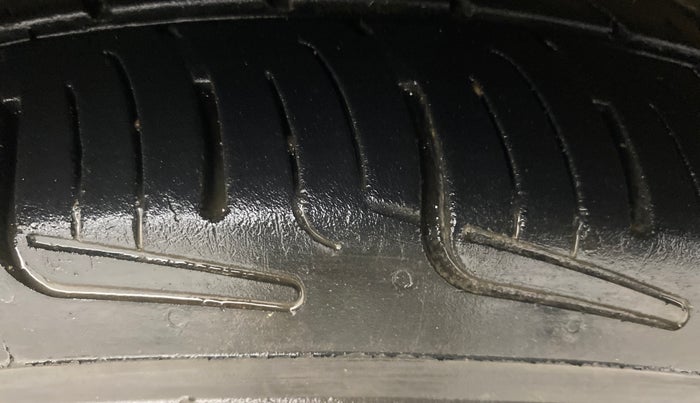 2016 Hyundai Xcent S 1.2, Petrol, Manual, 99,950 km, Right Rear Tyre Tread