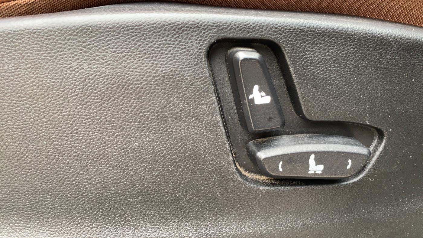 2020 MG HECTOR PLUS SHARP 1.5 PETROL TURBO DCT 6-STR, Petrol, Automatic, 88,408 km, Driver Side Adjustment Panel