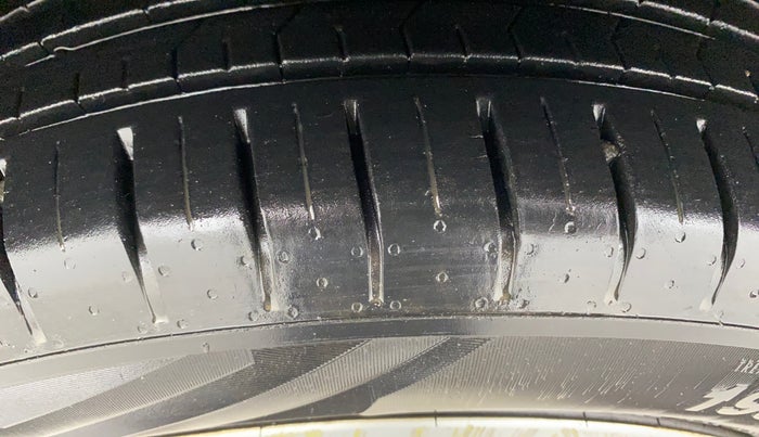 2018 Tata NEXON KRAZ MT PETROL, Petrol, Manual, 57,417 km, Left Front Tyre Tread