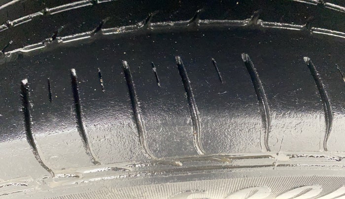 2018 Tata NEXON KRAZ MT PETROL, Petrol, Manual, 57,417 km, Left Rear Tyre Tread