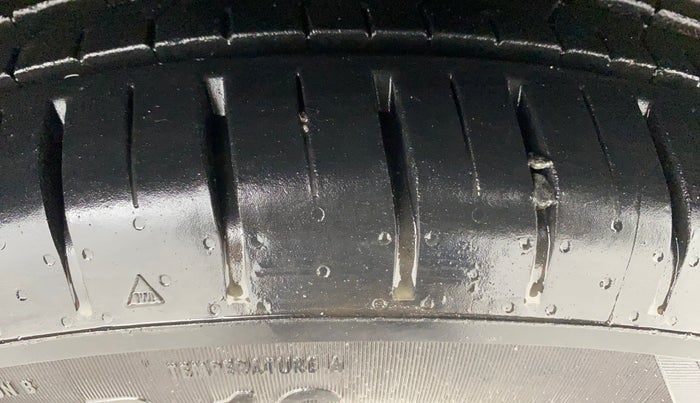 2018 Tata NEXON KRAZ MT PETROL, Petrol, Manual, 57,417 km, Right Front Tyre Tread