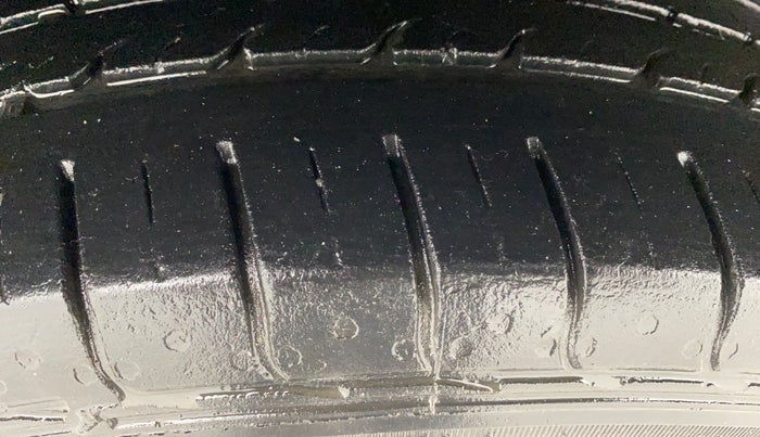 2018 Tata NEXON KRAZ MT PETROL, Petrol, Manual, 57,417 km, Right Rear Tyre Tread