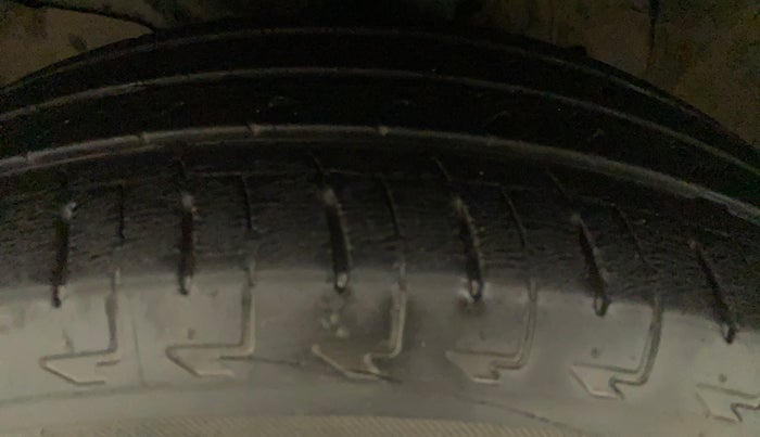 2015 Honda Jazz 1.2L I-VTEC V AT, Petrol, Automatic, 34,294 km, Left Front Tyre Tread