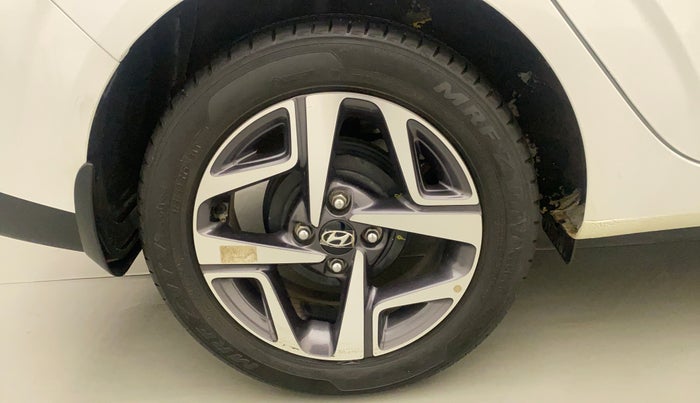 2022 Hyundai AURA SX PLUS 1.2 AMT, Petrol, Automatic, 20,883 km, Right Rear Wheel