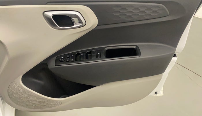 2022 Hyundai AURA SX PLUS 1.2 AMT, Petrol, Automatic, 20,883 km, Driver Side Door Panels Control