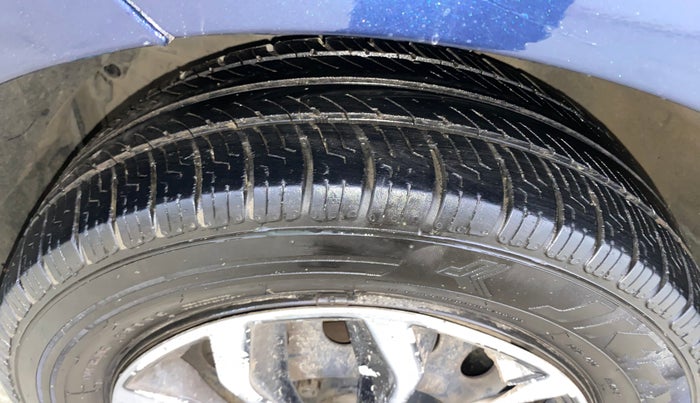 2018 Maruti Ertiga VXI CNG, CNG, Manual, 1,06,659 km, Left Front Tyre Tread