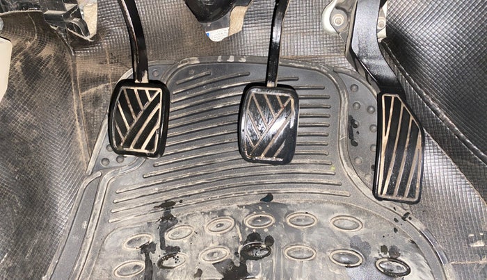 2018 Maruti Ertiga VXI CNG, CNG, Manual, 1,06,659 km, Pedals