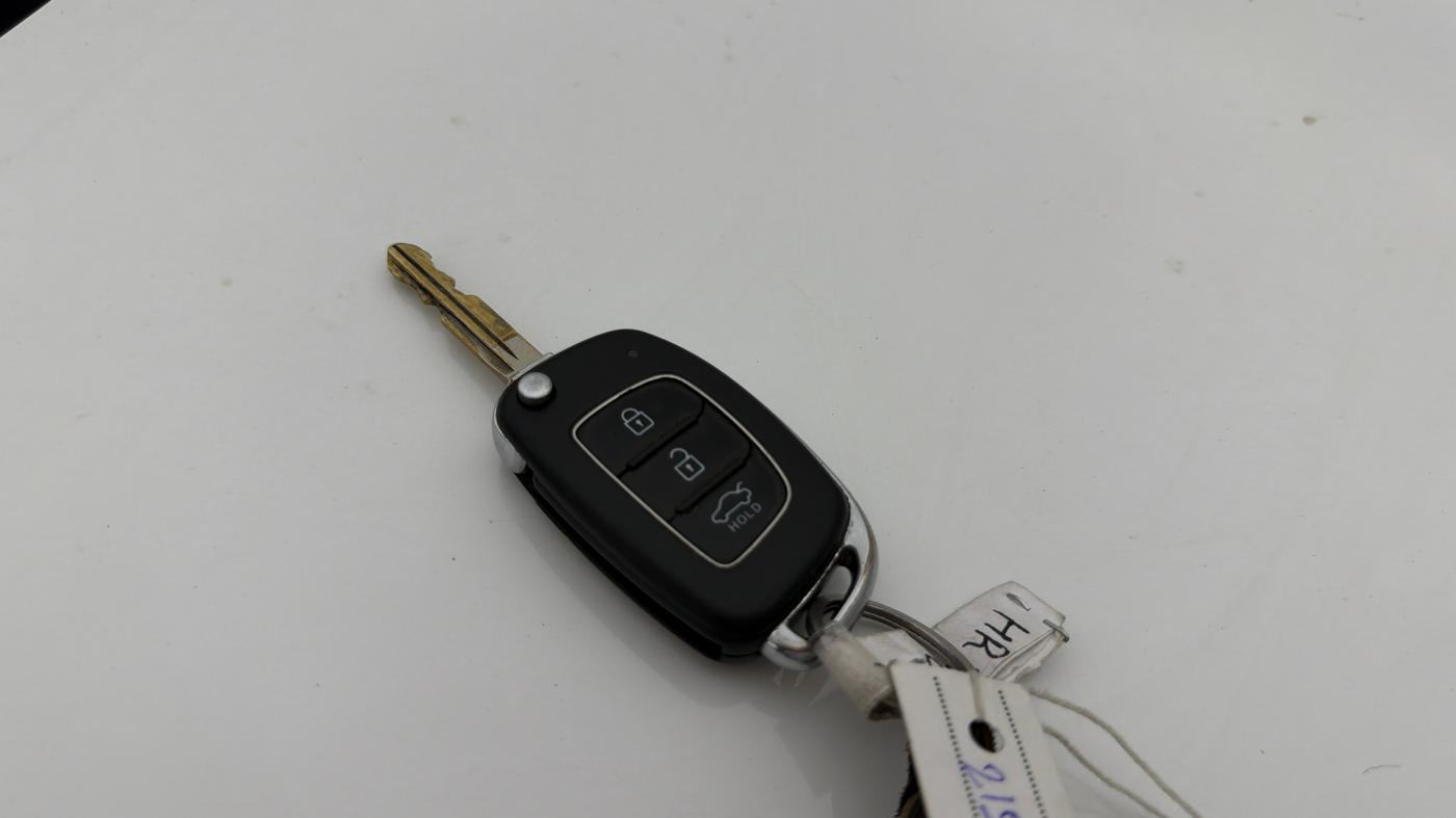 2024 Hyundai EXTER EX 1.2 MT, Petrol, Manual, 45,587 km, Key Close Up