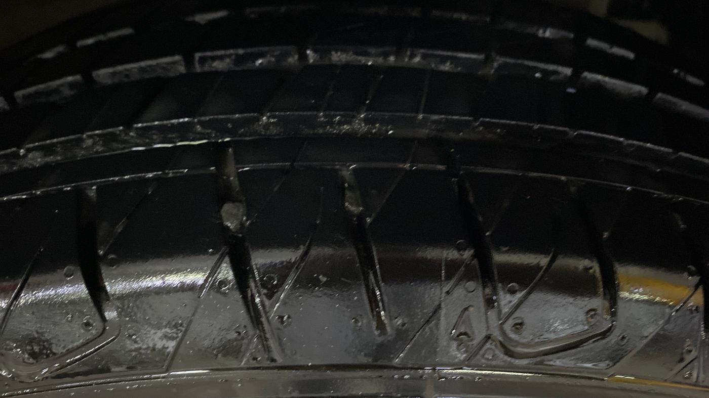 2015 Maruti Ciaz ZXI+, Petrol, Manual, 1,06,229 km, Right Front Tyre Tread