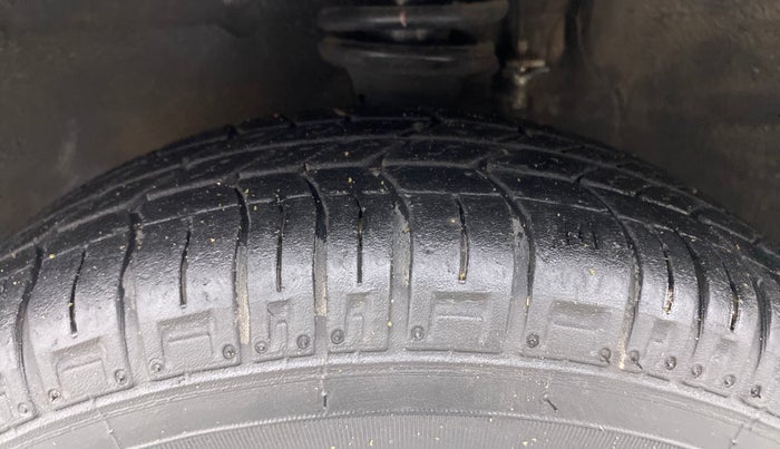 2017 Maruti Alto 800 VXI, Petrol, Manual, 25,760 km, Left Front Tyre Tread