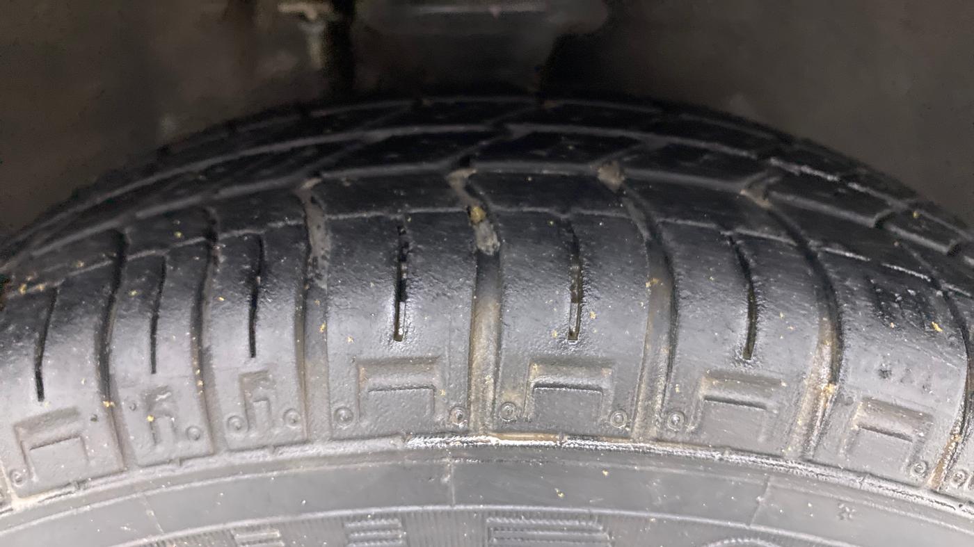 2017 Maruti Alto 800 VXI, Petrol, Manual, 25,760 km, Right Front Tyre Tread
