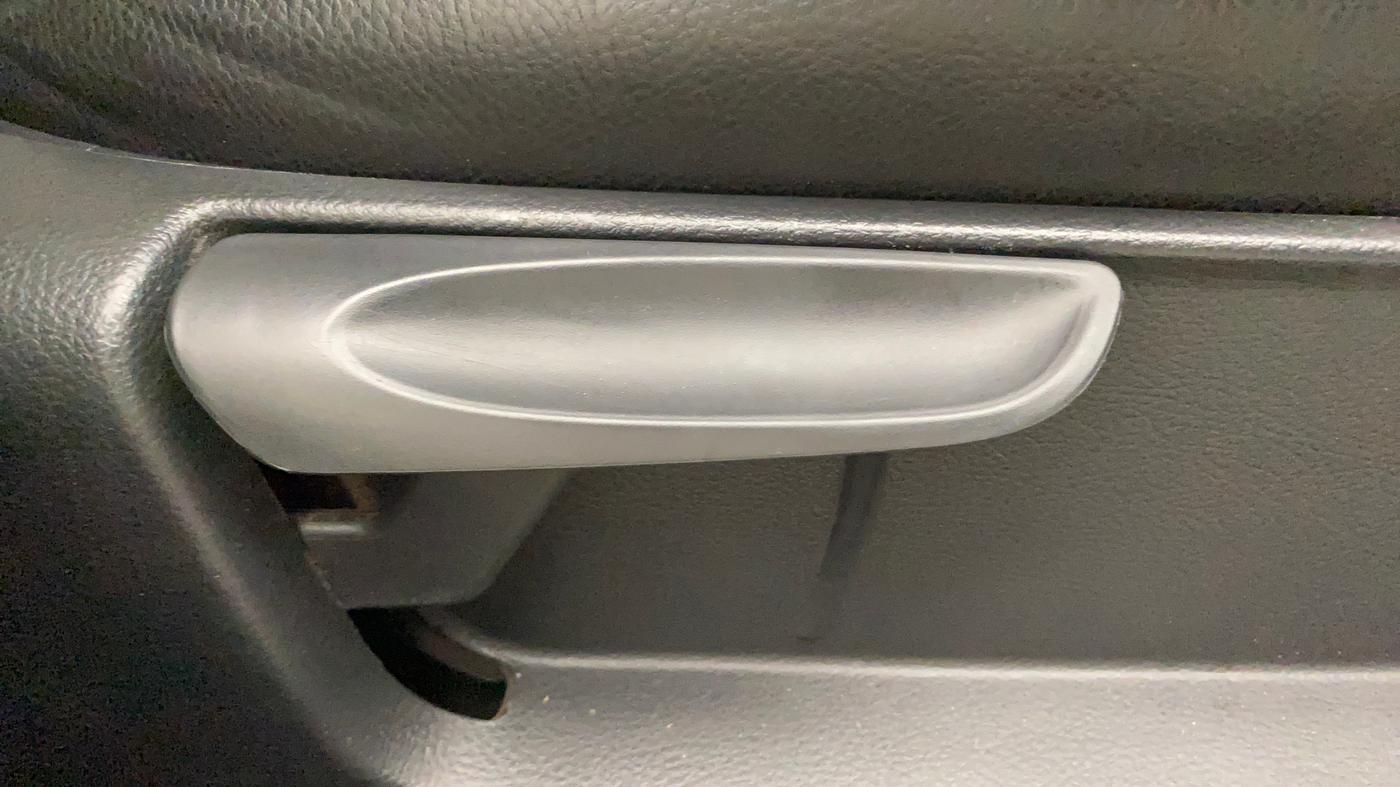 2019 Volkswagen Polo HIGHLINE PLUS 1.0 16 ALLOY, Petrol, Manual, 49,612 km, Driver Side Adjustment Panel