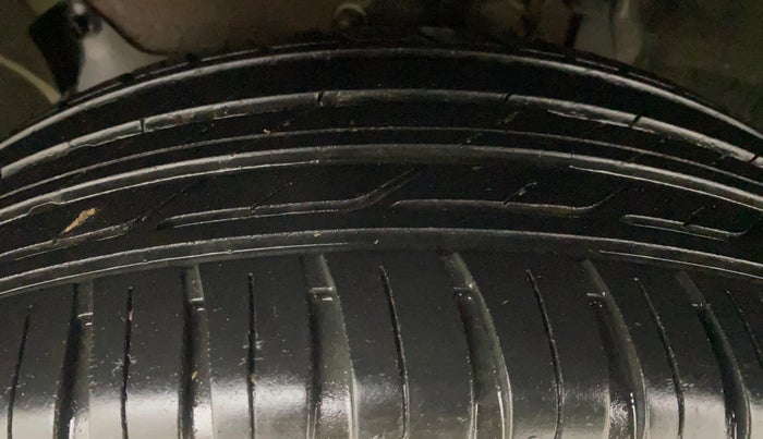 2018 Renault Duster 85 PS RXS MT DIESEL, Diesel, Manual, 92,042 km, Left Front Tyre Tread