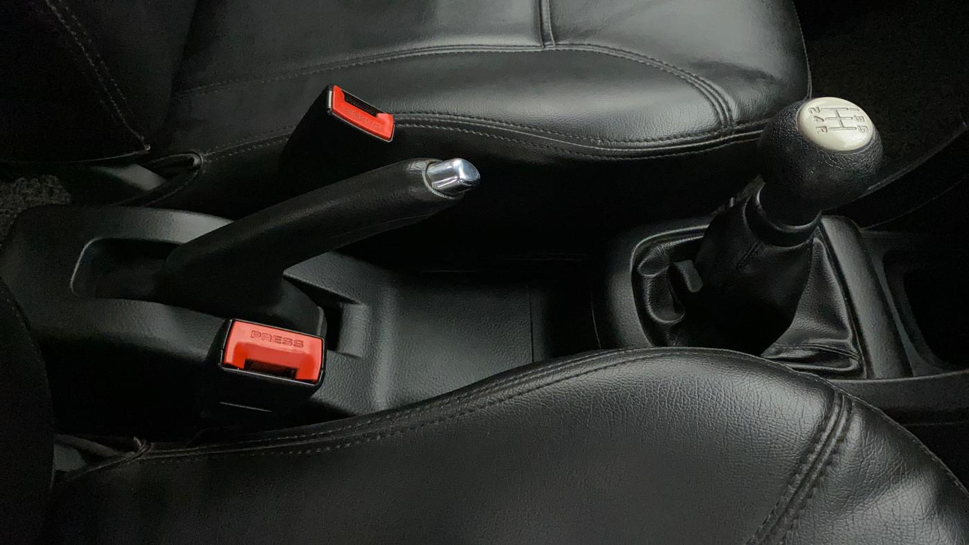 2015 Maruti Swift VXI, Petrol, Manual, 72,542 km, Gear Lever