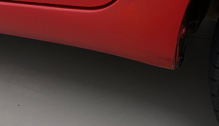 2015 Maruti Swift VXI, Petrol, Manual, 72,542 km, Left running board - Minor scratches