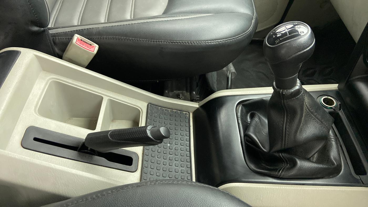 2018 Mahindra Scorpio S5, Diesel, Manual, 18,012 km, Gear Lever
