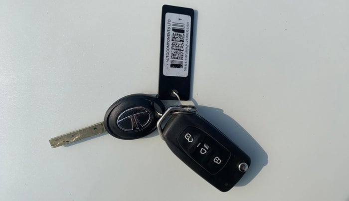 2019 Tata Tiago XZ PLUS PETROL, Petrol, Manual, 56,766 km, Key Close Up