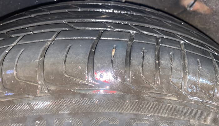2020 KIA SONET HTK PLUS 1.2, Petrol, Manual, 1,36,014 km, Left Front Tyre Tread