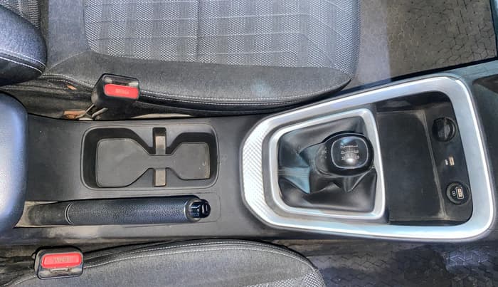 2020 KIA SONET HTK PLUS 1.2, Petrol, Manual, 1,36,014 km, Gear Lever