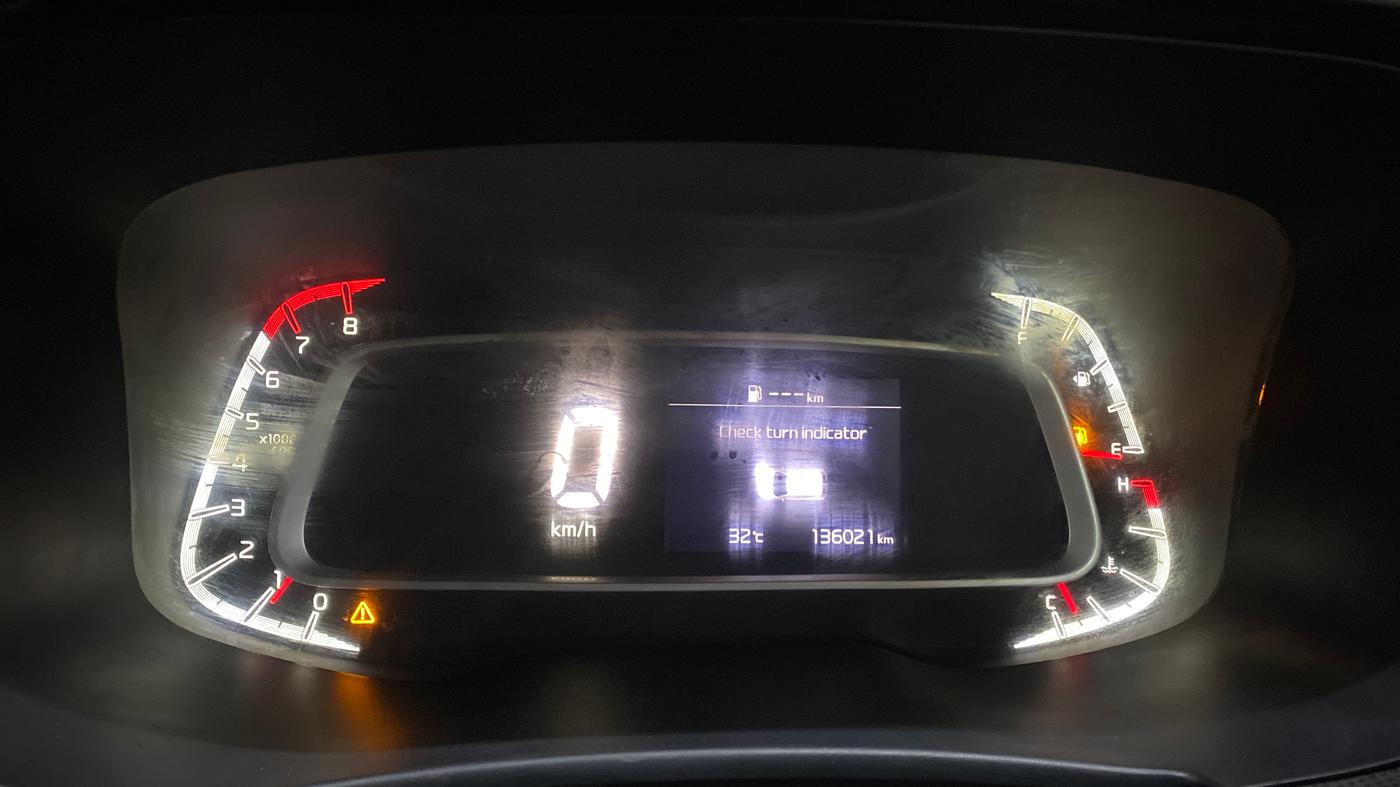 2020 KIA SONET HTK PLUS 1.2, Petrol, Manual, 1,36,014 km, Odometer Image