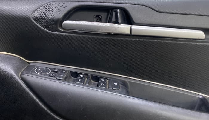 2020 KIA SONET HTK PLUS 1.2, Petrol, Manual, 1,36,014 km, Driver Side Door Panels Control