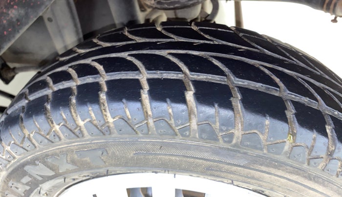 2014 Maruti Alto 800 LXI CNG, CNG, Manual, 94,913 km, Left Rear Tyre Tread