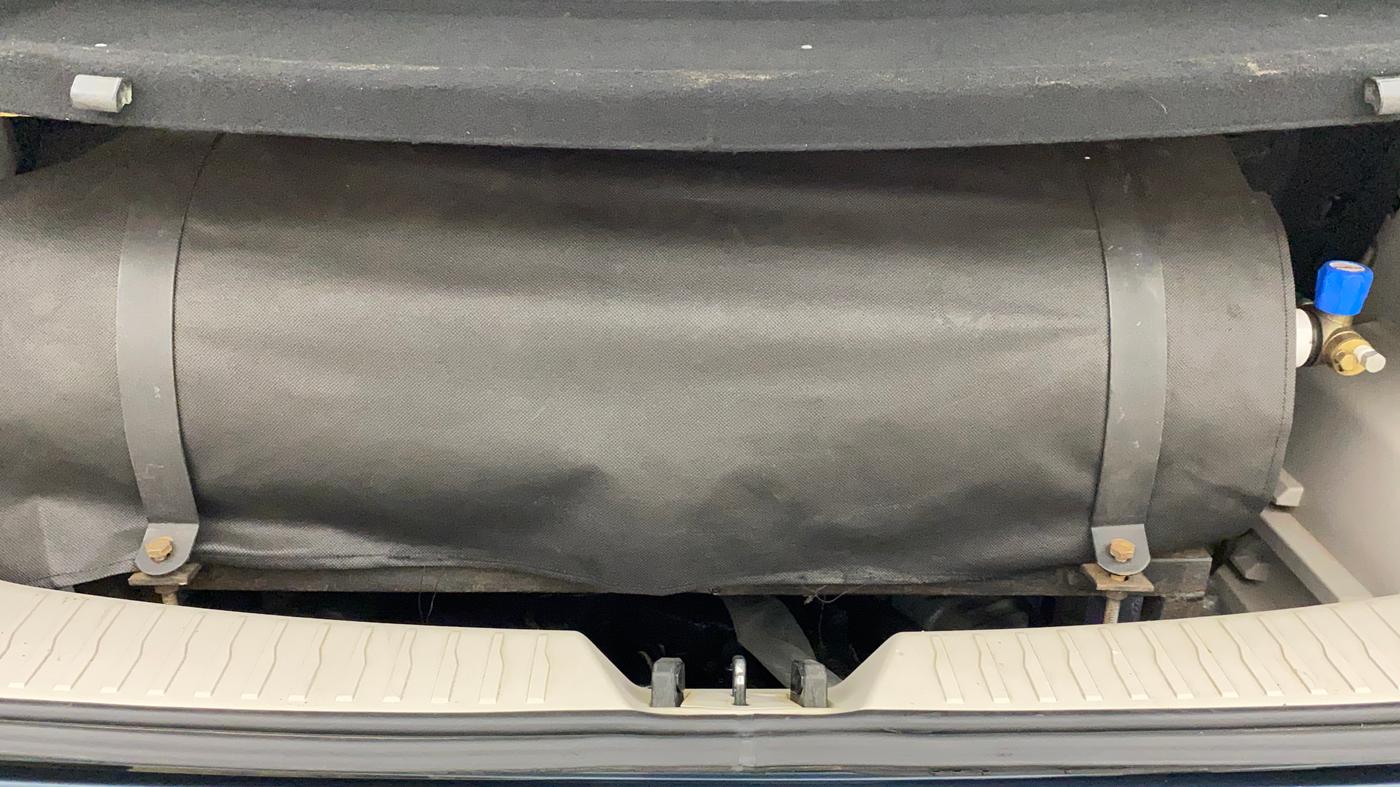 2021 Mahindra XUV300 W8 (O) 1.2 PETROL AMT, CNG, Automatic, 39,619 km, Boot Inside