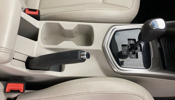 2021 Mahindra XUV300 W8 (O) 1.2 PETROL AMT, CNG, Automatic, 39,619 km, Gear Lever