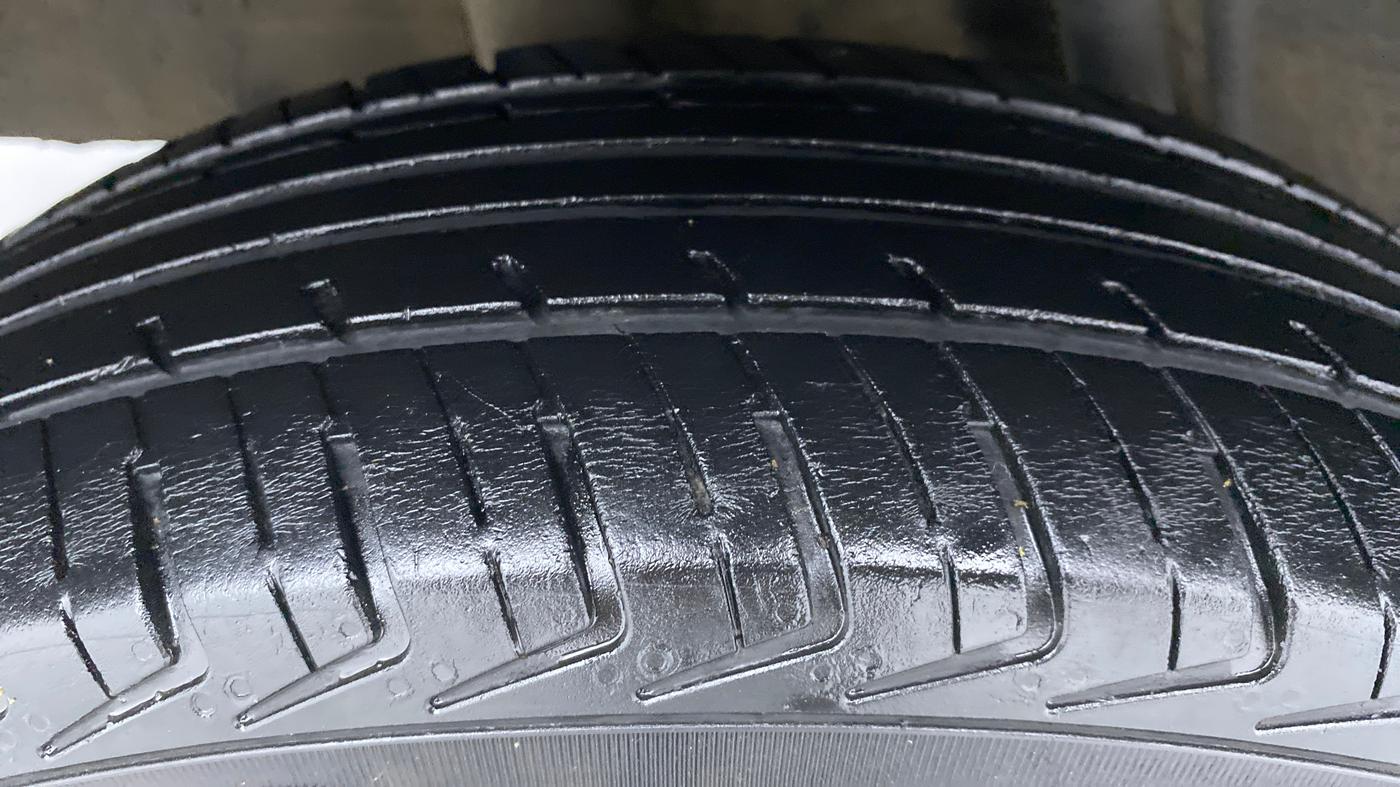 2019 Renault Kwid RXT Opt, Petrol, Manual, 40,159 km, Right Rear Tyre Tread