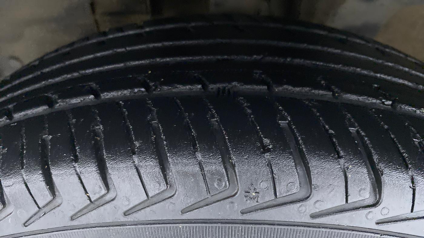 2019 Renault Kwid RXT Opt, Petrol, Manual, 40,159 km, Left Front Tyre Tread
