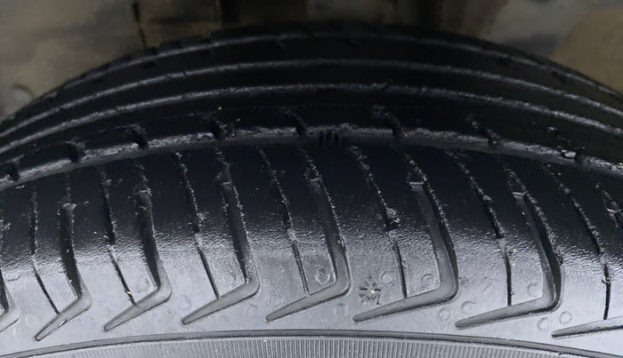 2019 Renault Kwid RXT Opt, Petrol, Manual, 40,159 km, Left Front Tyre Tread