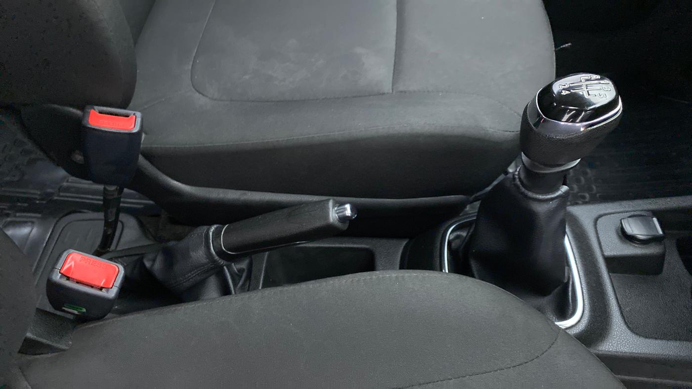 2019 Renault Kwid RXT Opt, Petrol, Manual, 40,159 km, Gear Lever