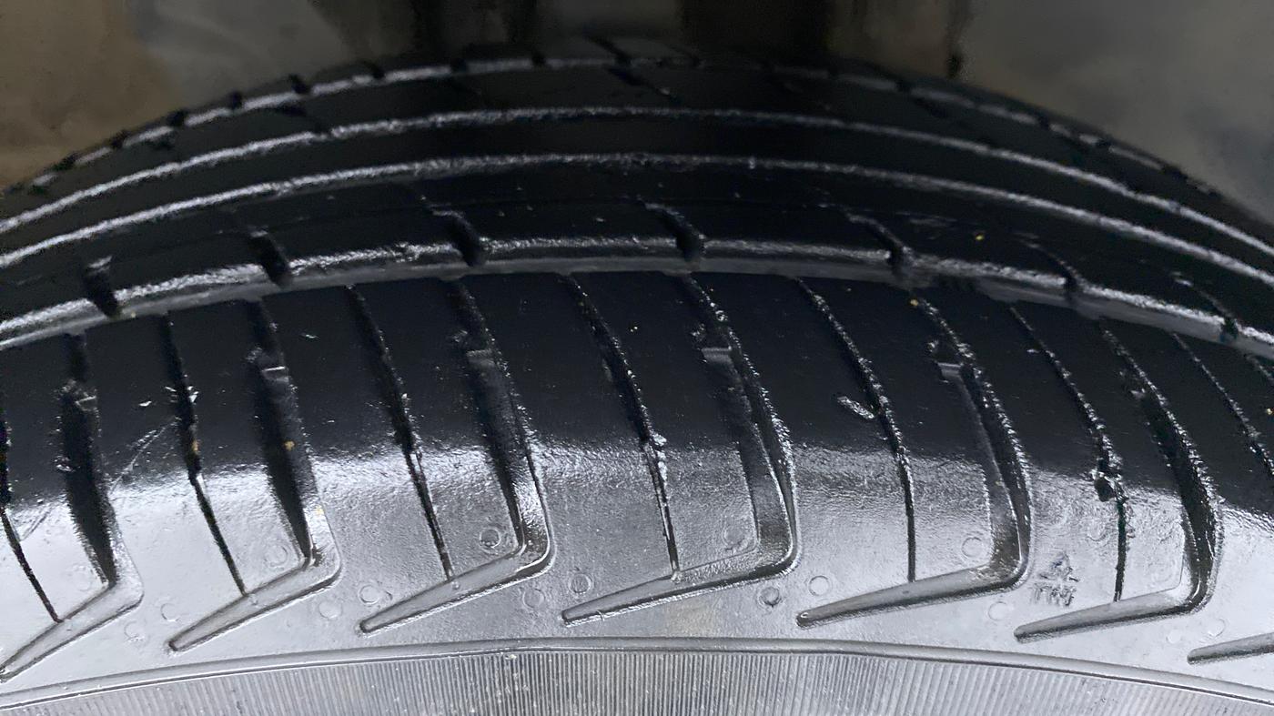 2019 Renault Kwid RXT Opt, Petrol, Manual, 40,159 km, Right Front Tyre Tread