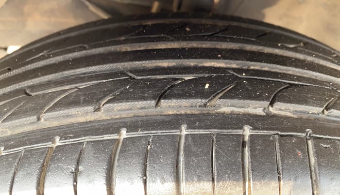 2018 Maruti Baleno DELTA PETROL 1.2, Petrol, Manual, 79,289 km, Left Front Tyre Tread