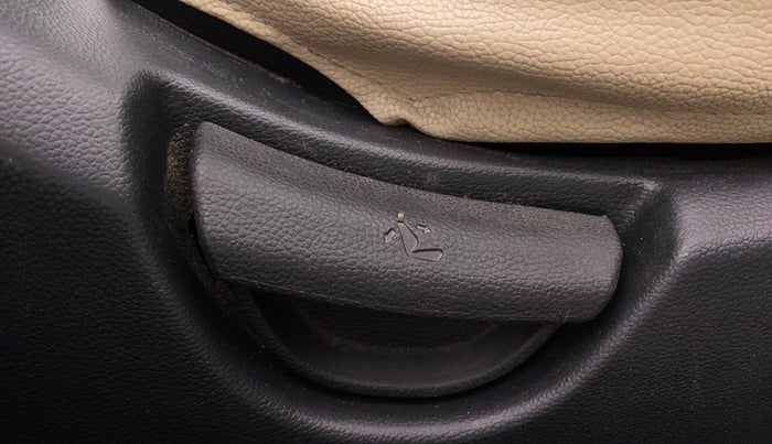 2015 Hyundai Xcent SX AT 1.2 (O), Petrol, Automatic, 79,338 km, Driver Side Adjustment Panel