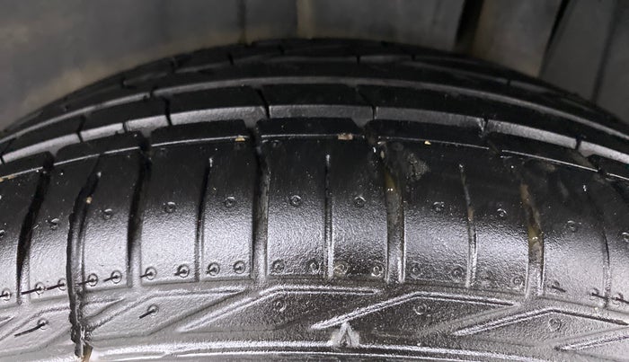 2017 Maruti S Cross ZETA 1.3, Diesel, Manual, 66,918 km, Left Rear Tyre Tread
