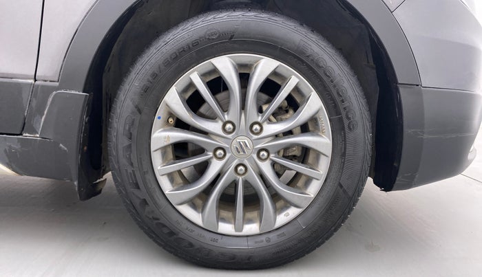 2017 Maruti S Cross ZETA 1.3, Diesel, Manual, 66,918 km, Right Front Wheel