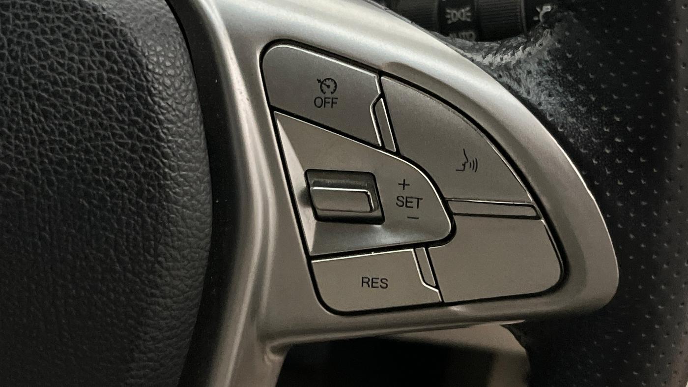 2019 Mahindra XUV300 W8 (O) 1.5 DIESEL, Diesel, Manual, 70,097 km, Adaptive Cruise Control