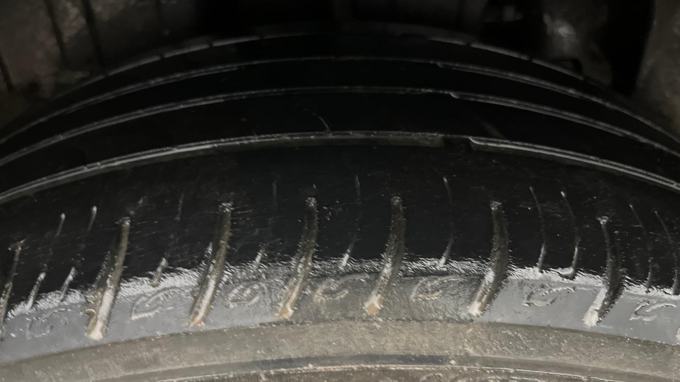 2019 Mahindra XUV300 W8 (O) 1.5 DIESEL, Diesel, Manual, 70,097 km, Right Rear Tyre Tread