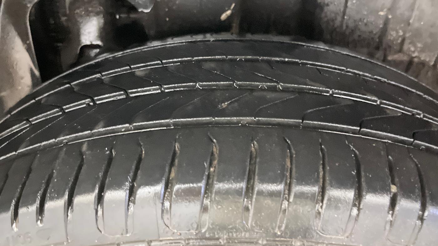 2019 Mahindra XUV300 W8 (O) 1.5 DIESEL, Diesel, Manual, 70,097 km, Left Rear Tyre Tread