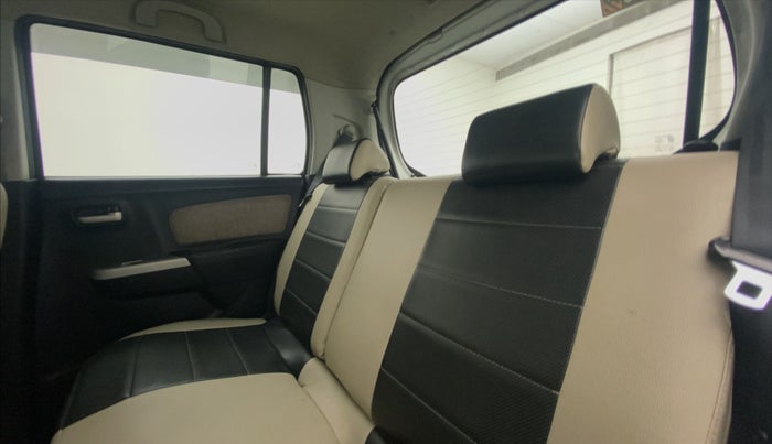 2015 Maruti Wagon R 1.0 VXI, Petrol, Manual, 64,221 km, Right Side Rear Door Cabin