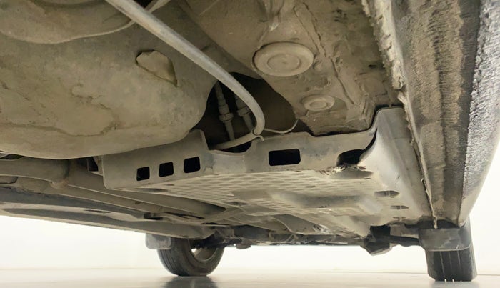 2015 Volkswagen Polo HIGHLINE1.5L DIESEL, Diesel, Manual, 1,41,390 km, Right Side Underbody