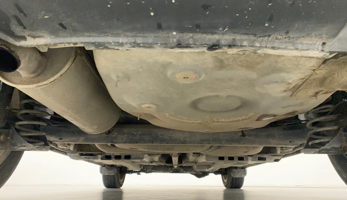 2015 Volkswagen Polo HIGHLINE1.5L DIESEL, Diesel, Manual, 1,41,390 km, Rear Underbody