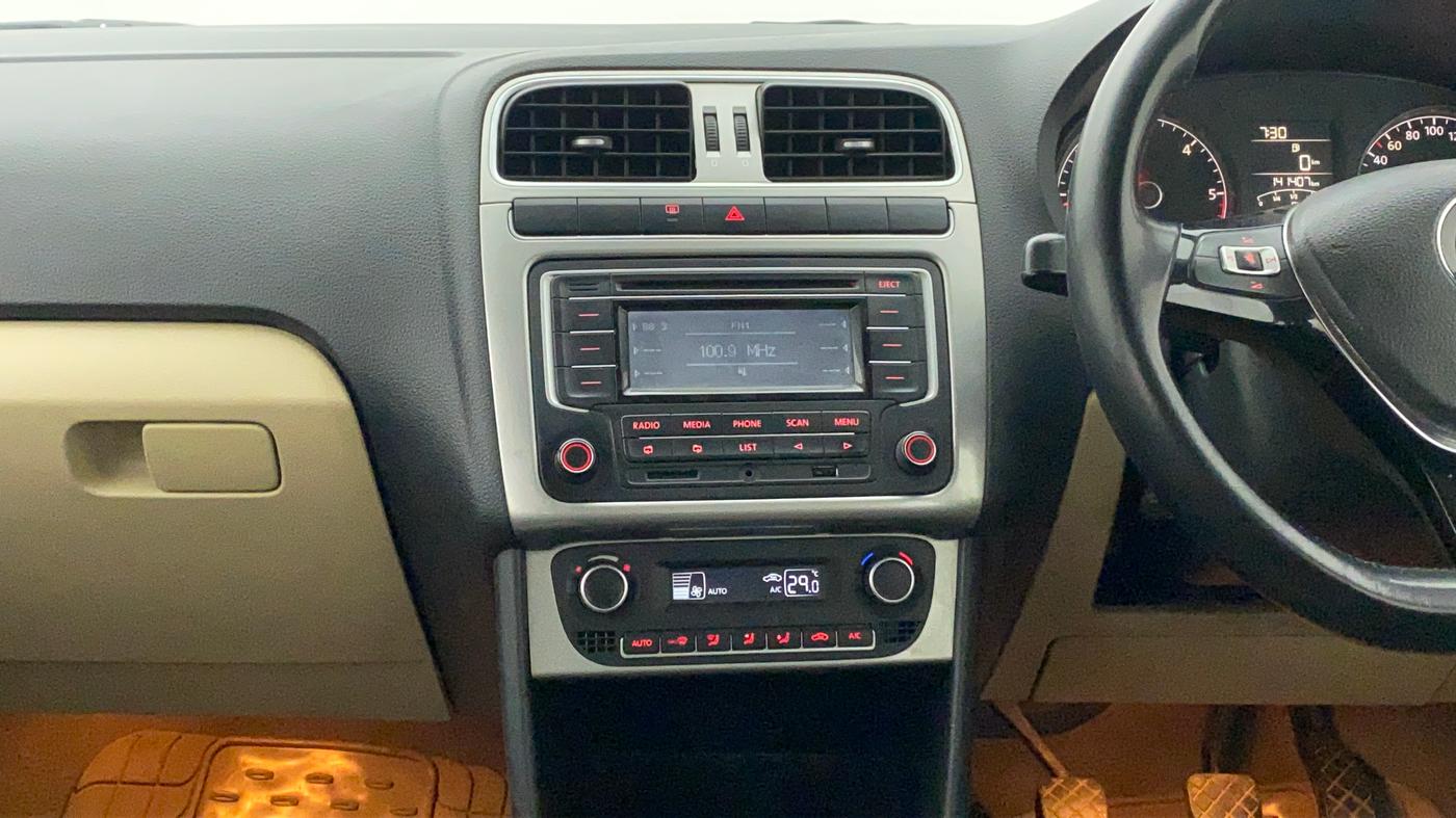 2015 Volkswagen Polo HIGHLINE1.5L DIESEL, Diesel, Manual, 1,41,390 km, Air Conditioner